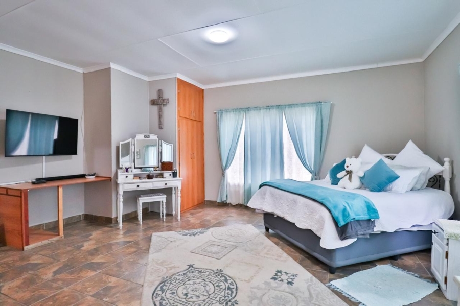 5 Bedroom Property for Sale in Donkerhoek A H North West